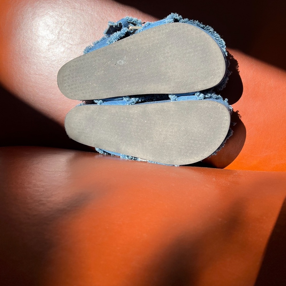 Shoes - Picture 9 of 11